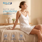 Bata de satín con tiras ajustables