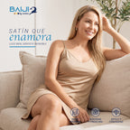 Bata de satín con tiras ajustables